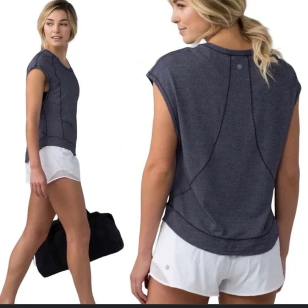 lululemon athletica Short Sleeve Tee in Heather Silver